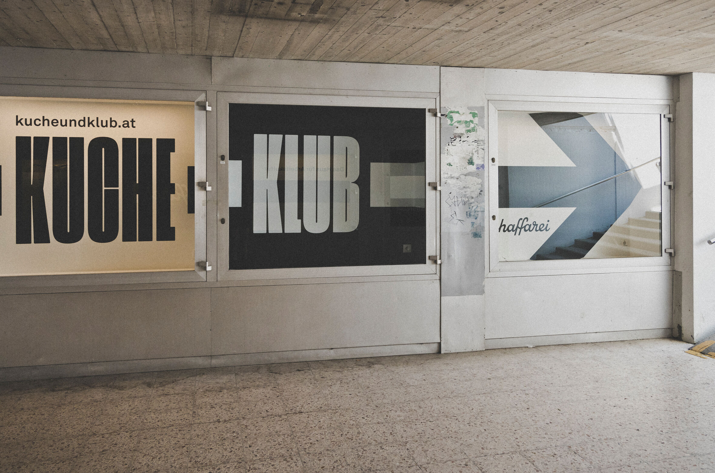 GDE0109zeughaus_Kuche-und-Klub-Branding-Impressionen-wegweiser-9359-1