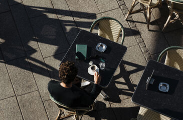 viergestalten_Bernhard-Hafele_Cafe-Steinhauser_01.jpg viergestalten_Bernhard-Hafele_Cafe-Steinhauser_01.jpg